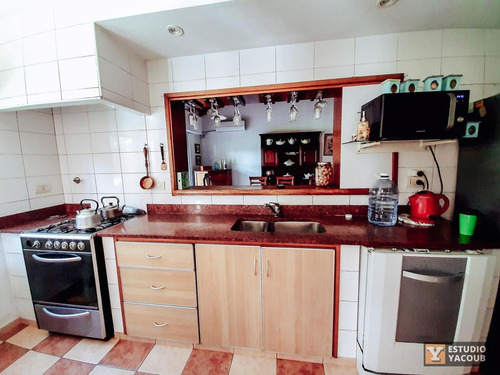 Casa 3 Dormitorios 3 Baños 2 Cocheras 1 Patio 196 Mts 2 Totales - Manuel B Gonnet