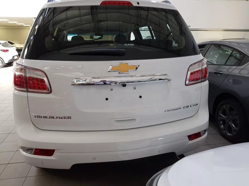 Imagen 8 de 19 de Chevrolet Trailblazer 4x4 At 3 Filas De Asientos 0km 2023 Go