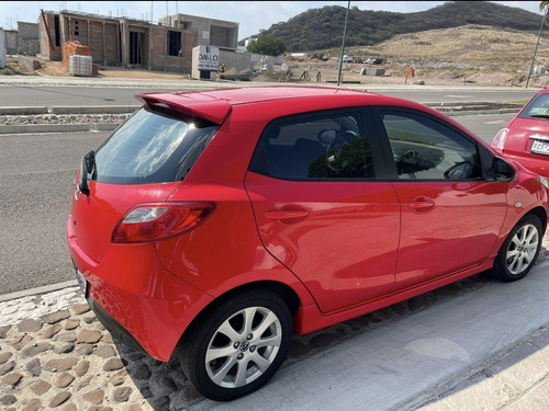 Imagen 2 de 13 de Mazda Mazda 2 1.5 Touring At 2013