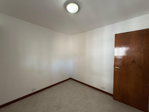 Departamento En Alquiler | 2 Dormitorios | Nueva Cordoba | Frente C/ Balcón | Zona Buen Pastor