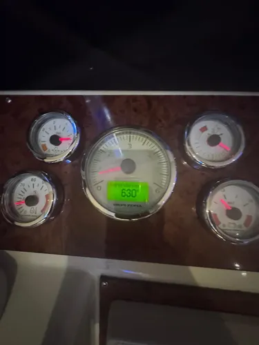 Custon 35 Motor Volvo Penta 200 Hp Td