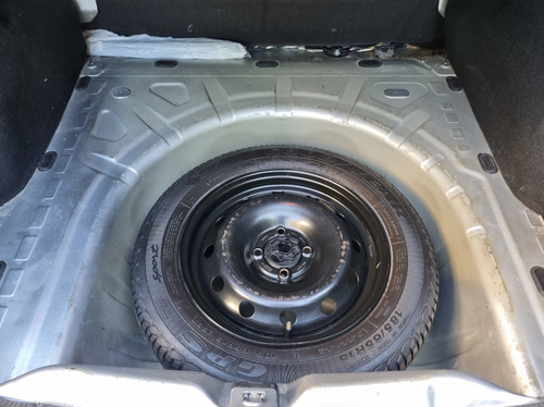 Renault Logan 1.6 Expression Hi-torque 4p