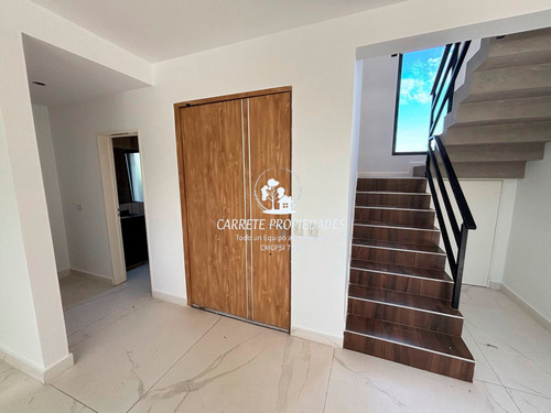 Venta Casa 4 Ambientes Con Pileta. Lista Para Mudarte! Santa Elena