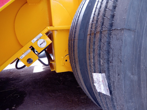 Venpol Lowboy Cuello Desmontable 4 Ejes Cap 80ton 2024