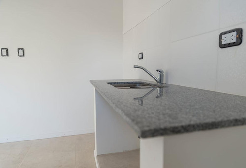 Duplex Venta 2 Dormitorios 2 Baños Cochera Y Jardín Terreno 100 Mts 2- Ringuelet