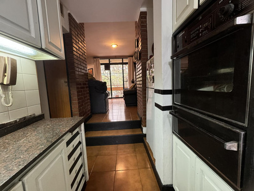 Departamento De 3 Dormitorios En Barrio Martin Piso Exclusivo Con Cochera