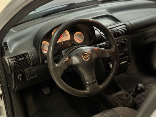 Chevrolet Corsa 1.0 Wimilenium 5P