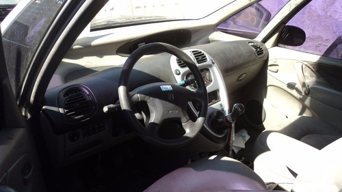 Imagem 3 de 6 de Citroen Xsara Picasso Gx 2.0 16v 2001 (sucata Peças)
