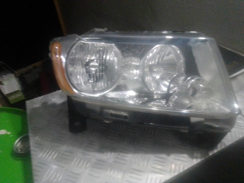 Faro Derecho Para Jeep Grand Cherokee 2011