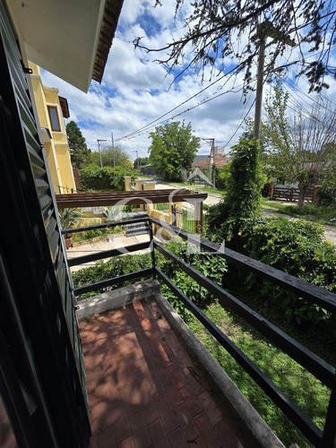 Casa Esquina De 3 Dormitorios Con Pileta Frente Al Rio En Playas De Oro, Villa Carlos Paz