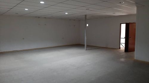 Imagen 8 de 13 de Local Mezzanina En Alquiler, Cc Brisas Del Neveri, Barcelona