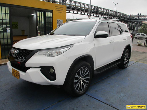 Toyota Fortuner  4x4 2800cc At Aa