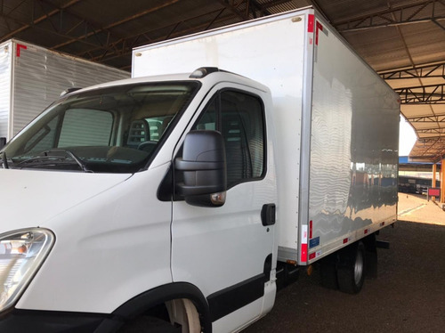 Imagem 2 de 14 de Iveco 55c17
