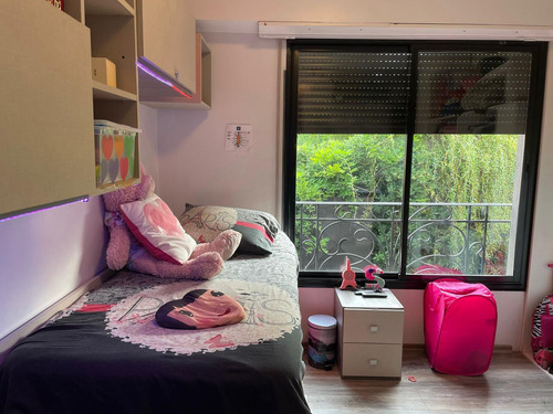 Casa En Venta - 3 Dormitorios 3 Baños - Cochera - 250mts2 - Temperley