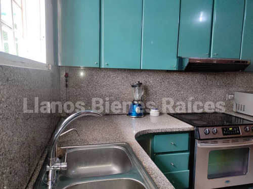Imagen 4 de 14 de Townhouse En El Castaño / Jessika Cedeño 04121368338