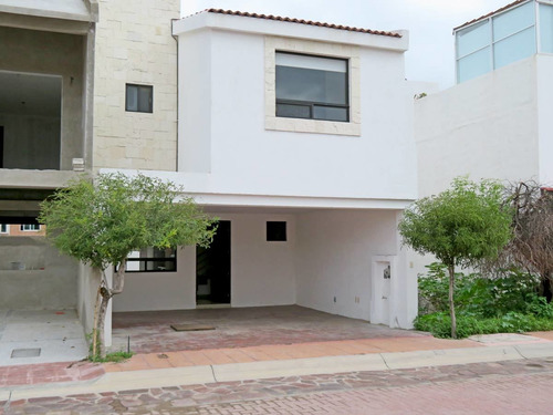 Imagen 1 de 14 de Casa En Renta En Qro Corregidora Pedregal De Schoenstatt Gc