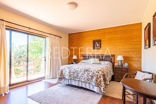 Imagen 13 de 30 de Hermosa Casa Con Vista Al Lago Y Al Volcán