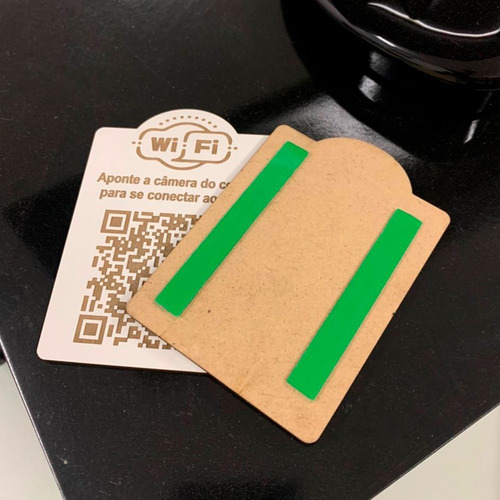 Imagem 2 de 3 de Placa Wi-fi Com Qr Code Em Mdf 3mm - 15x20cm