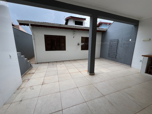 Casa Em Várzea Paulista, 2 Dormitórios, Churrasqueira, Garagem 2 Carros, aceito carro!