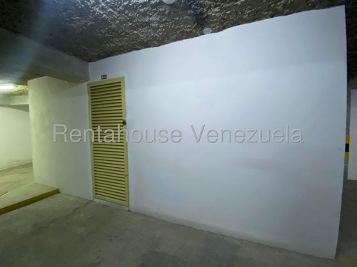 Lujo Y Comodidad En Lomas Del Sol: Piscina Y Diseño Renovado En Alquiler___ Rahml___ 25-13985