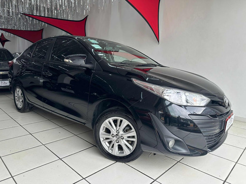 Toyota Yaris Sedán XL 1.5 Aut.