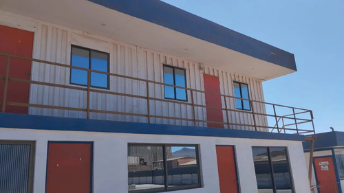 Venta Sitio Con Galpones Y Equipamiento En El Barrio Indust