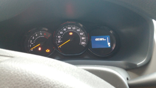 Imagem 3 de 11 de Renault Logan