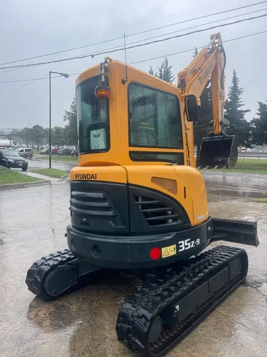 Miniexcavadora Hyundai R35z - 9