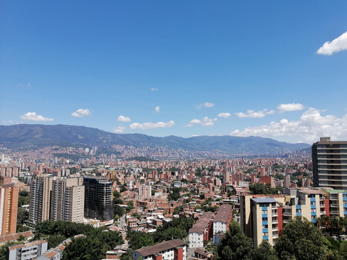 Apartamento En Venta Sector Calasanz, Medellin 