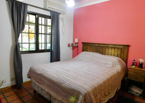 Casa A La Venta En Don Torcuato Con Jardin Y Pileta
