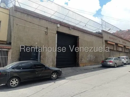 Agp Excelente Galpón Con Oficina Y Mezzanina Ubicado Cerca De La Calle En Alquiler En El Cementerio 25-9358 Ys