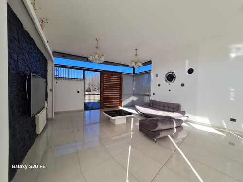 Casa 5 Dormitorios Y Pileta En Causana