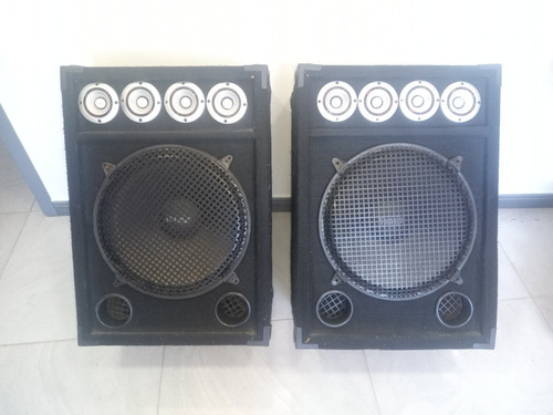 Imagen 1 de 2 de Cajón Bajo 15 / Sonido / Corneta Con Bajo 15 / 4 Twister