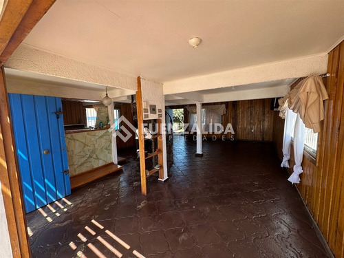 Casa En Venta De 4 Dorm. Rol Propio A 2 Cuadras De La Playa