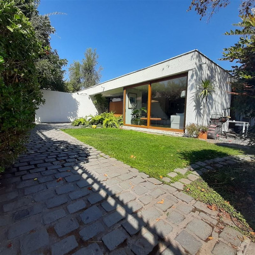Casa En Venta De 3 Dorm. En Providencia