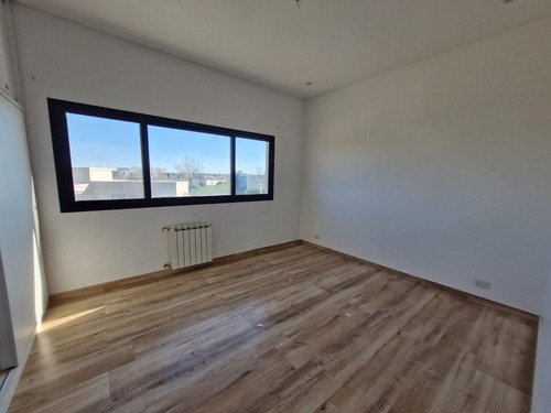 Casa En Venta Y/o Alquiler Barrio Puerto, El Cantón