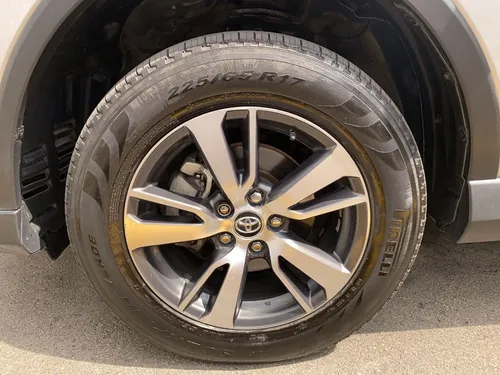 Toyota RAV4 2.5 Xroad