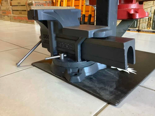 Imagen 8 de 9 de Tornillo De Banco 8'' Fuerza 2500 Kg, Uso Rudo, Marca Ingco
