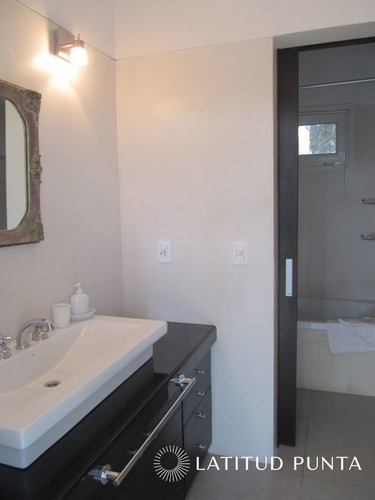 Imagen 9 de 20 de Moderna Casa En Montoya, 2 Dormitorios