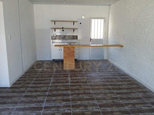 Oportunidad De Inversión, Hermosa Casa De 1 Dormitorio