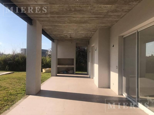 Casa En Venta Sobre Lote Interno En Barbarita - Bancalari.