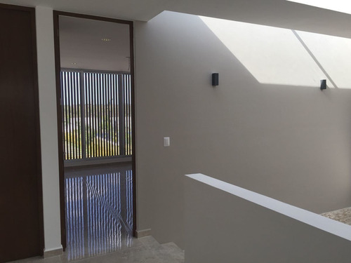 Imagen 16 de 30 de Casa Con Alberca En Venta Dentro De Privada En Xcanatún Zona