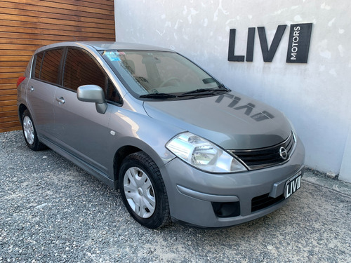 Nissan Tiida 1.8 Visia 5 p