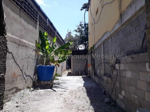 Raiza Suárez Vende Terreno Perfecto Para Construir Lo Que Desees, Ubicado En El Centro De Barquisimeto, 2 5 7 0 8 0