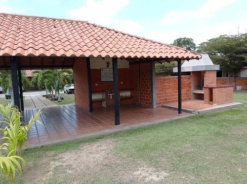 Imagen 12 de 14 de Amplia Casa En Res. Los Budares, San Diego, Valle De Oro (plc-805)