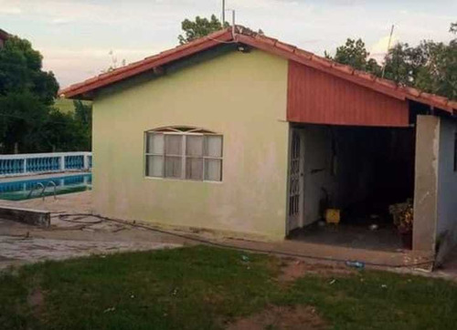 Chácara Espaçosa E Tranquila Em Cerquilho