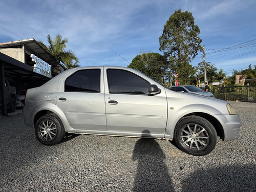 Renault Logan Familier 1.4