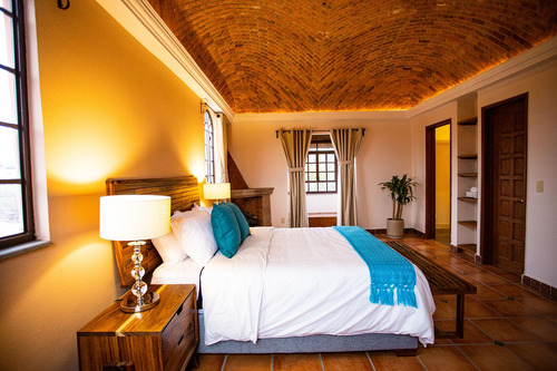 Casa En Renta Con Alberca Calefactada, 5 Recámaras En Los Frailes San Miguel De Allende