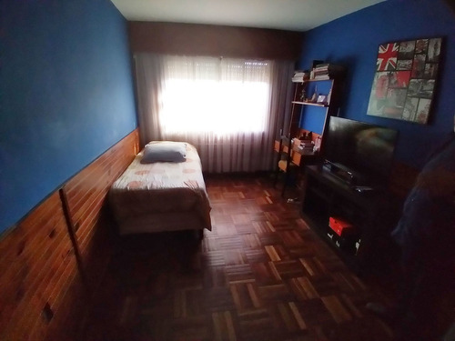 Se Vende Amplia Casa En Pu En Barrio Pta.carretas