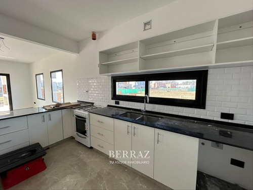 Casa Venta 5 Ambientes En Santa Elisa Pilar Del Este Lote De 558 M2